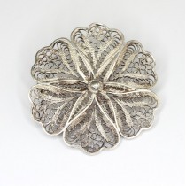 eleganta brosa florala, filigranata in argint. manufactura . Spania